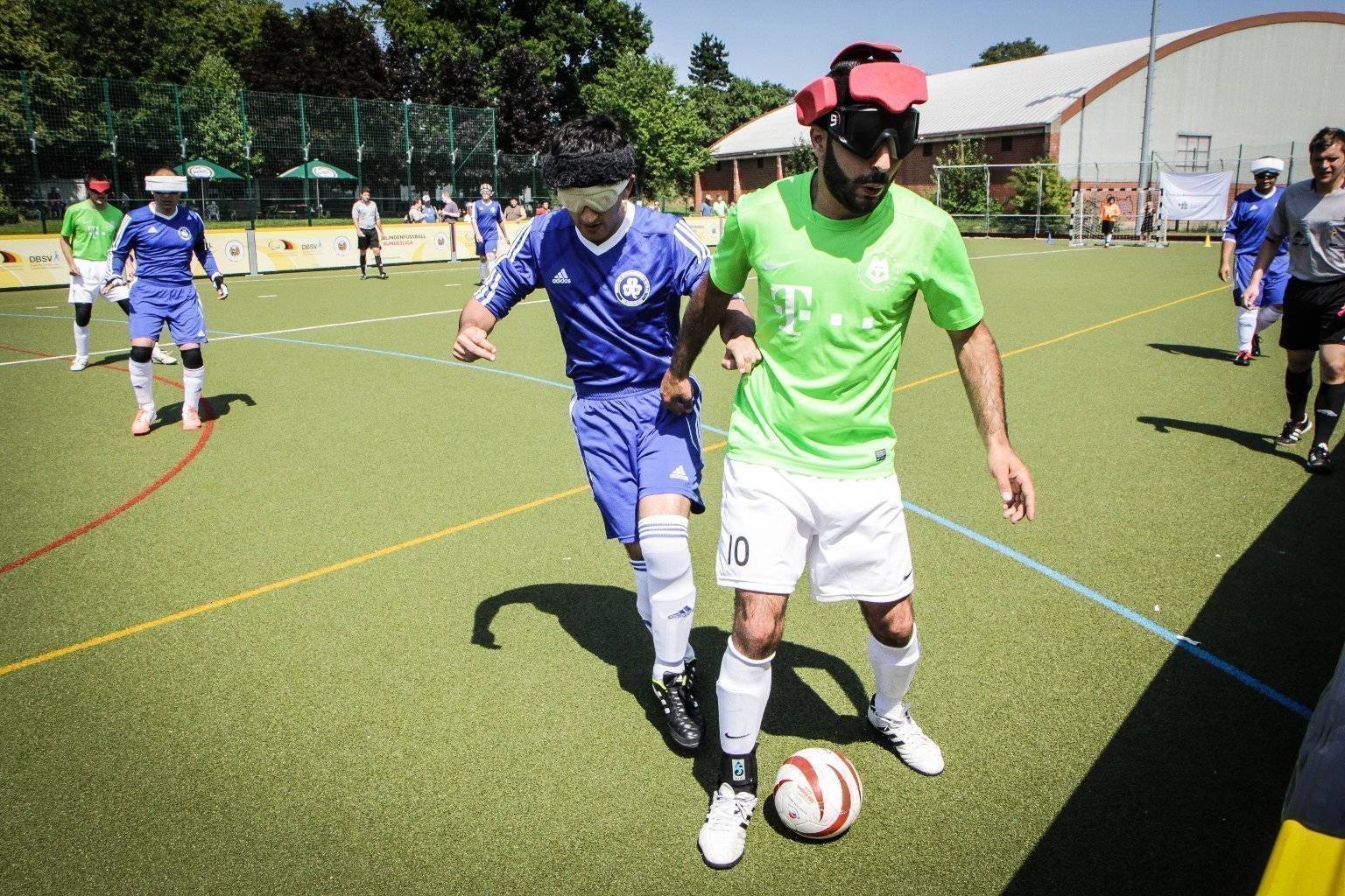 Vedat Sarikaya im Zweikampf