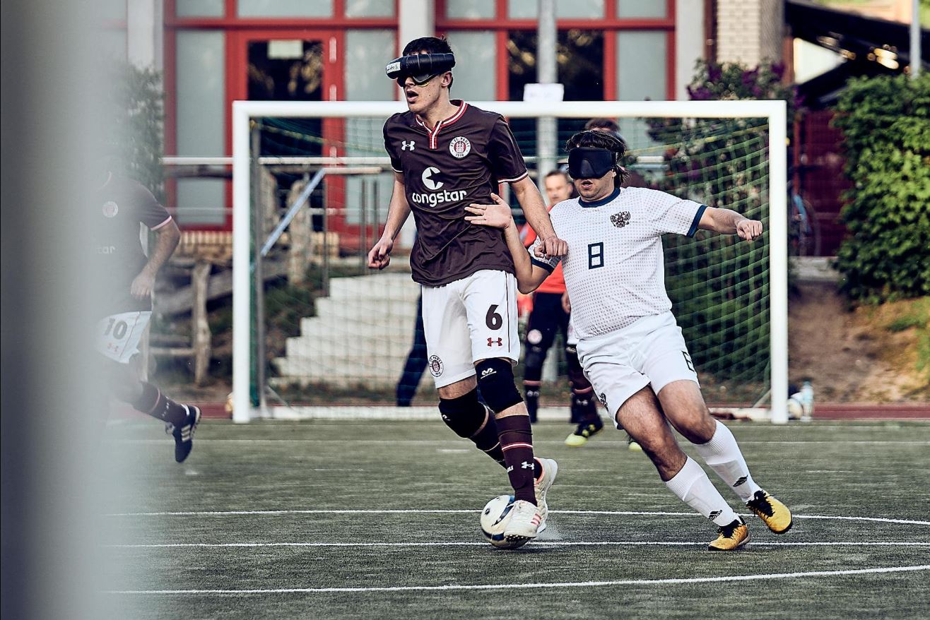 St. Paulis Paul Ruge im Spiel gegen die russische Nationalmannschaft. Foto: Stefan Groenveld (https://www.stefangroenveld.de/)